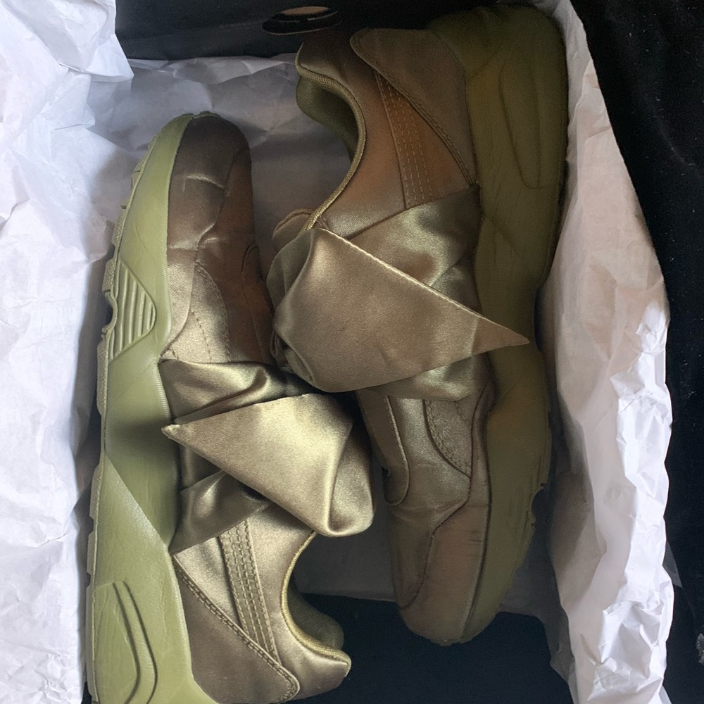 Olive FENTY Puma satin bow sneakers Sz 9